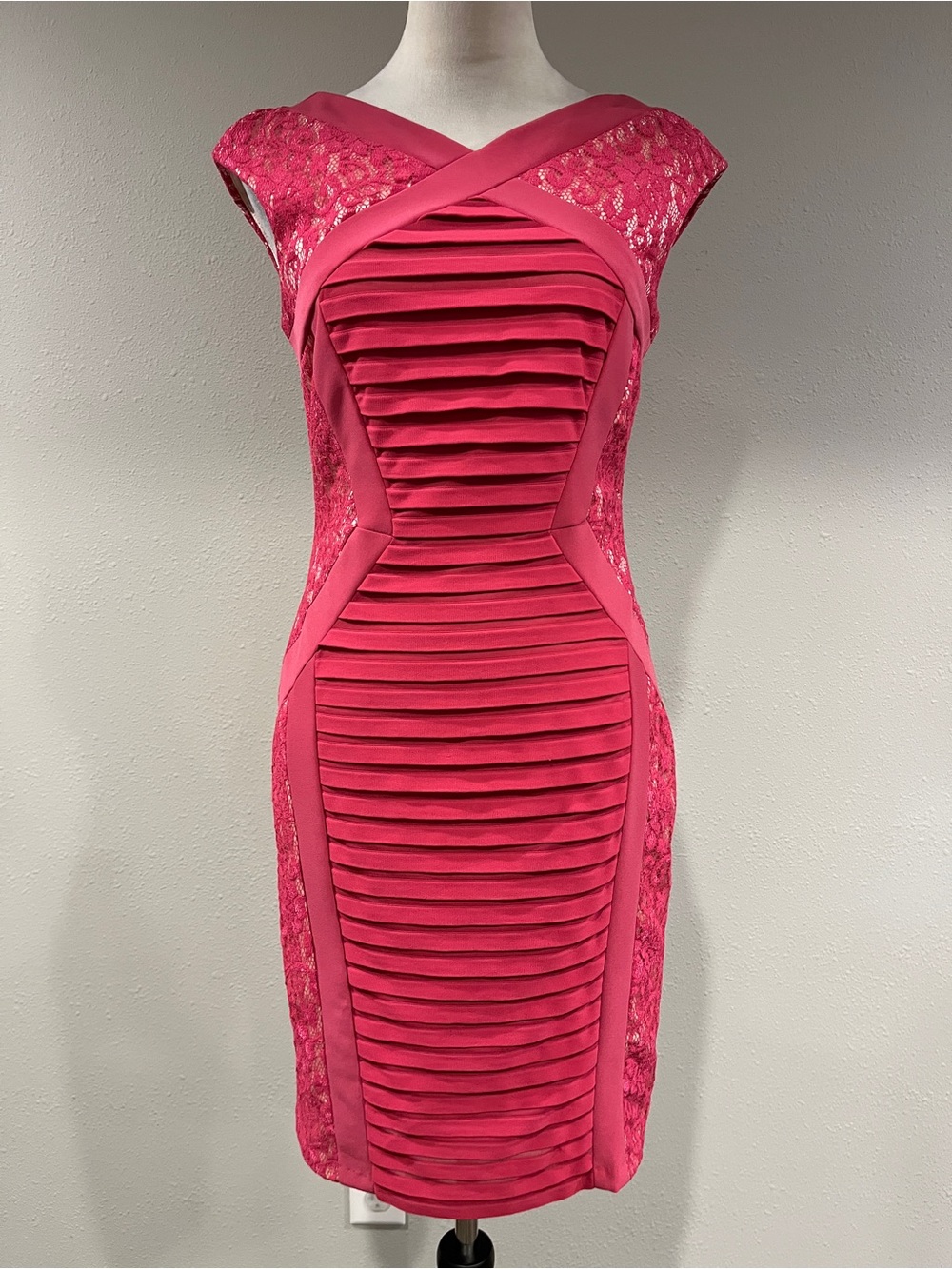 Melrose‎ Fitted Pink Lace-Panel Bodycon Dress size 4